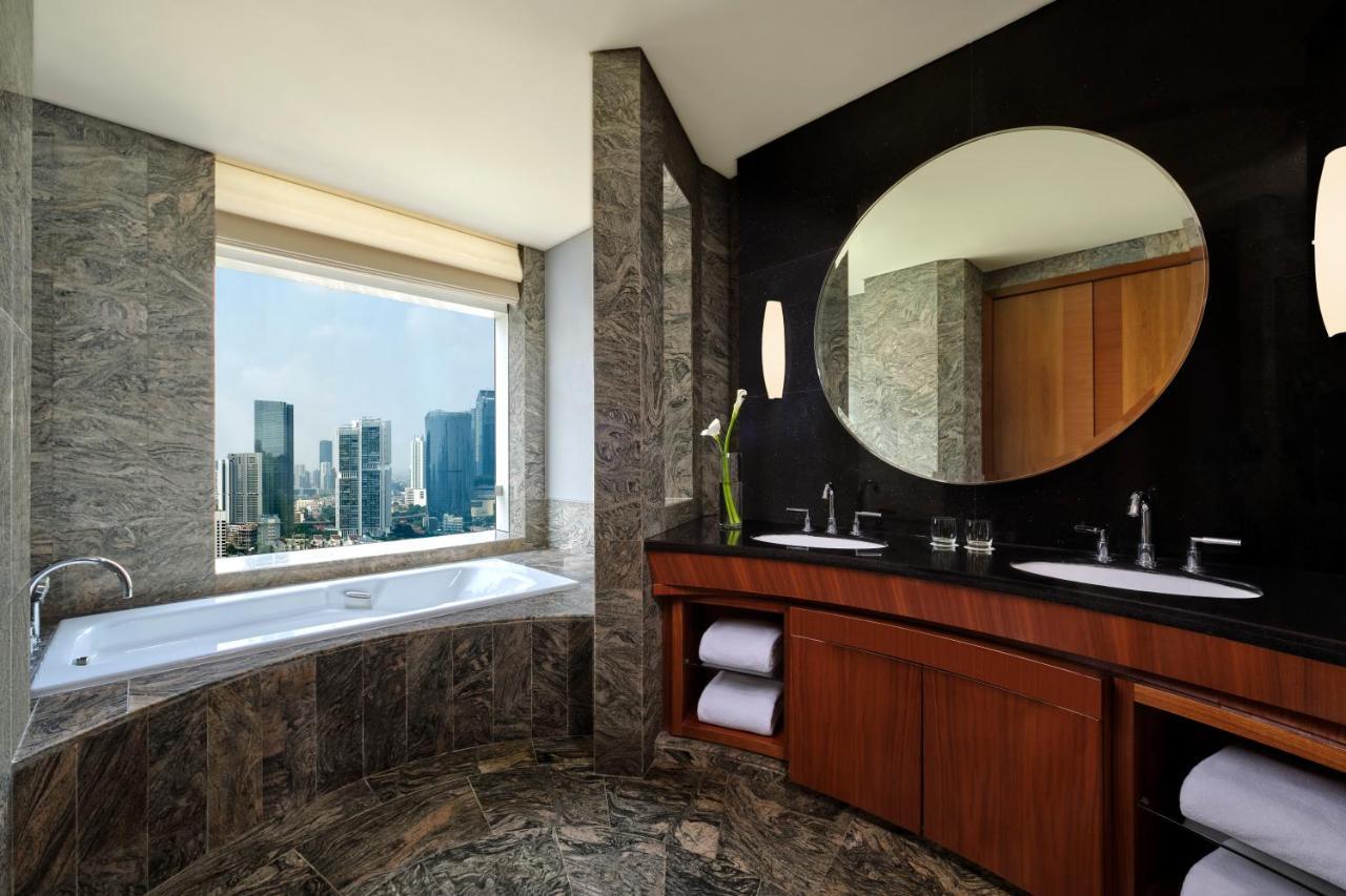 Hotel The Ritz-carlton Jakarta, Pacific Place 5*