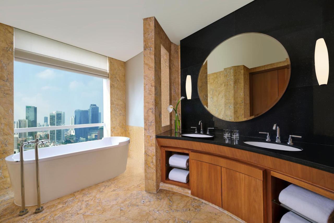 The Ritz-carlton Jakarta, Pacific Place Hotel