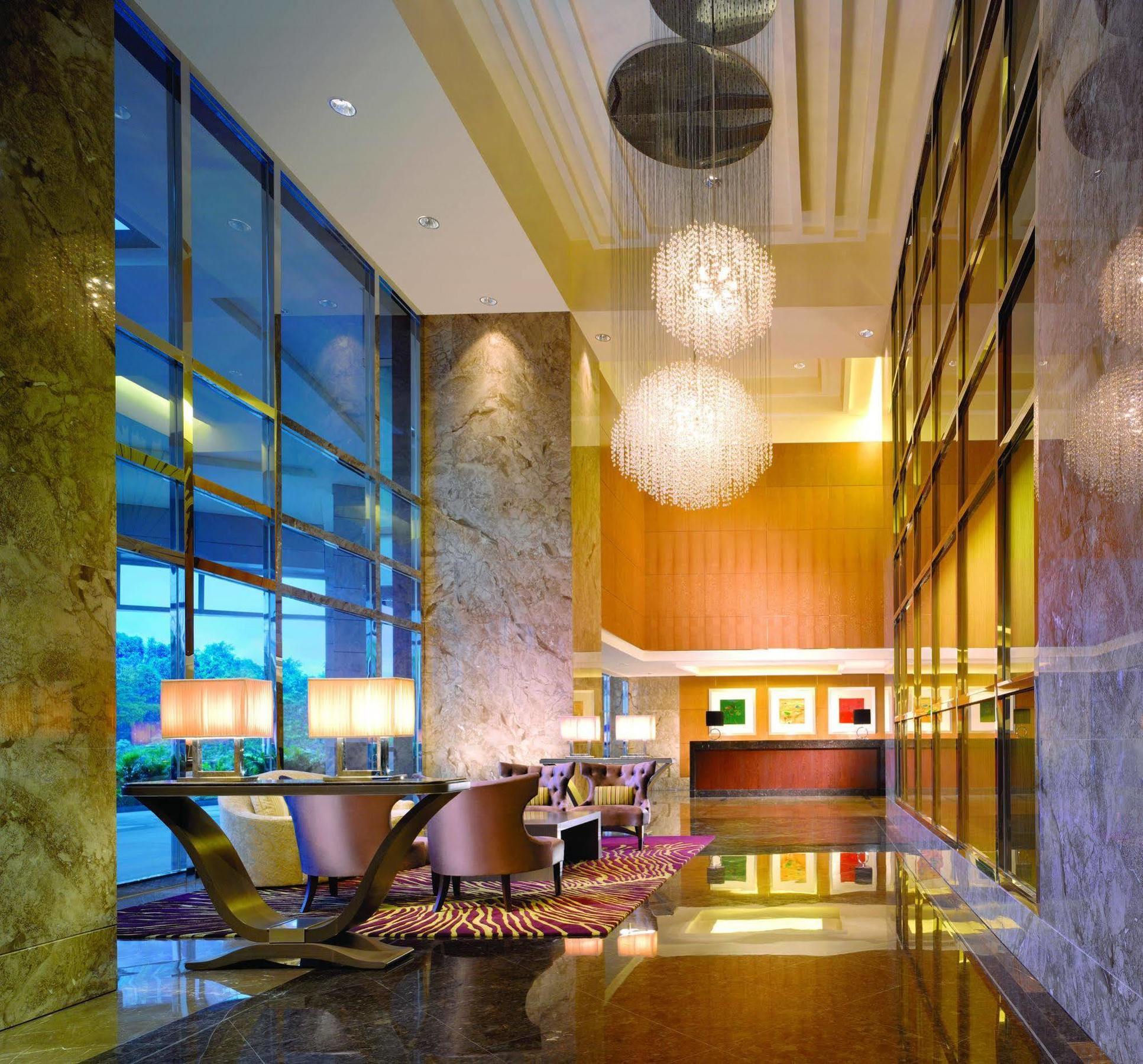 The Ritz-carlton Jakarta, Pacific Place Hotel 5*