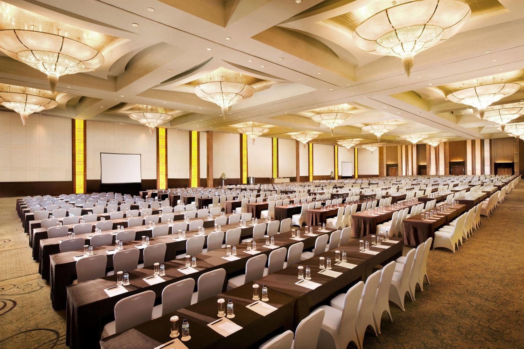 The Ritz-carlton Jakarta, Pacific Place 5*